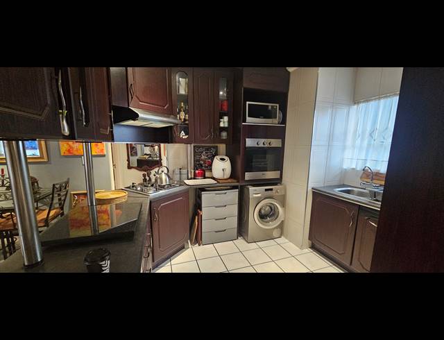 3 BEDROOM TOWNHOUSE FOR SALE IN NEW REDRUTH